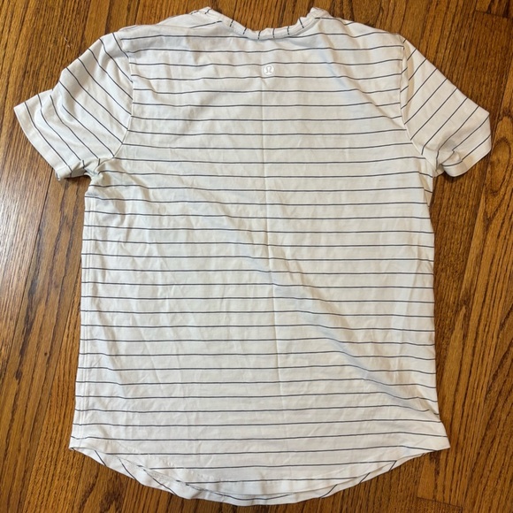 Lululemon Women's Love Crewneck T-Shirt, black and white stripes. Size: 4 - Picture 4 of 5